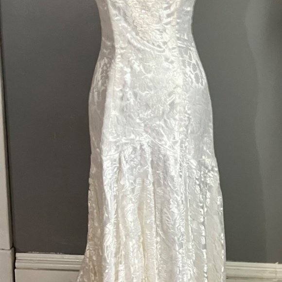 Vintage Wedding Dress - Picture 3 of 8